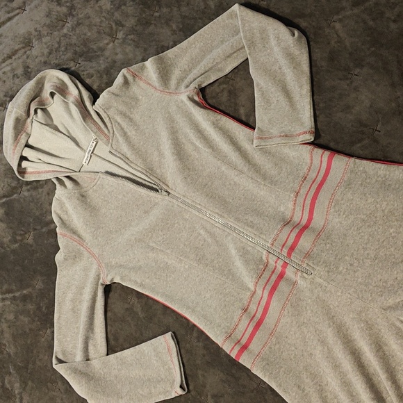 One step up one piece jogger - Picture 3 of 11